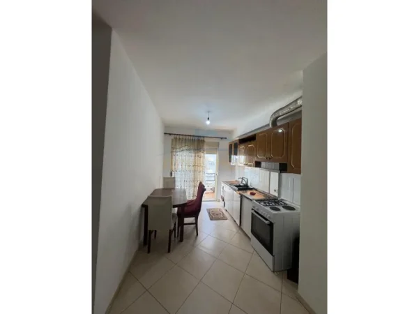 Tirane, jepet me qera apartament 2+1 Kati 4, 106 m² 450 € (ASTIR , Tek Vila L)