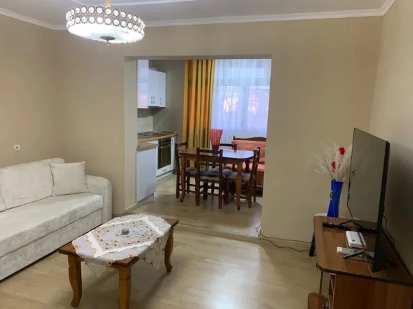Tirane, jepet me qera apartament 1+1 Kati 3, 69 m² 450 € (XHAMLLIK)