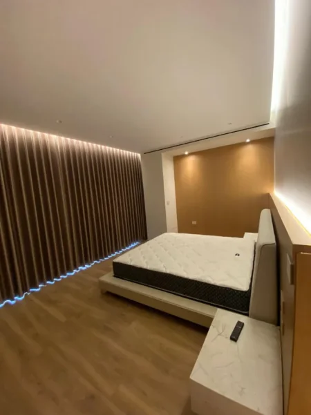 Tirane, jap me qera Vile 3+1 , 312 m² 5.000 € (Vilë 3-katëshe me qera, Luminor Residence)