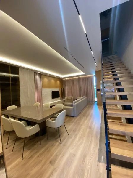 Tirane, jap me qera Vile 3+1 , 312 m² 5.000 € (Vilë 3-katëshe me qera, Luminor Residence)