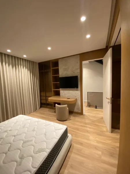 Tirane, jap me qera Vile 3+1 , 312 m² 5.000 € (Vilë 3-katëshe me qera, Luminor Residence)