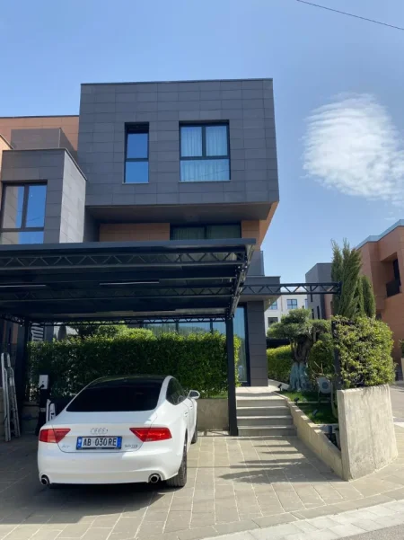 Tirane, jap me qera Vile 3+1 , 312 m² 5.000 € (Vilë 3-katëshe me qera, Luminor Residence)