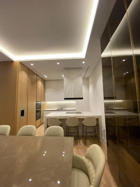 Tirane, jap me qera Vile 3+1 , 312 m² 5.000 € (Vilë 3-katëshe me qera, Luminor Residence)