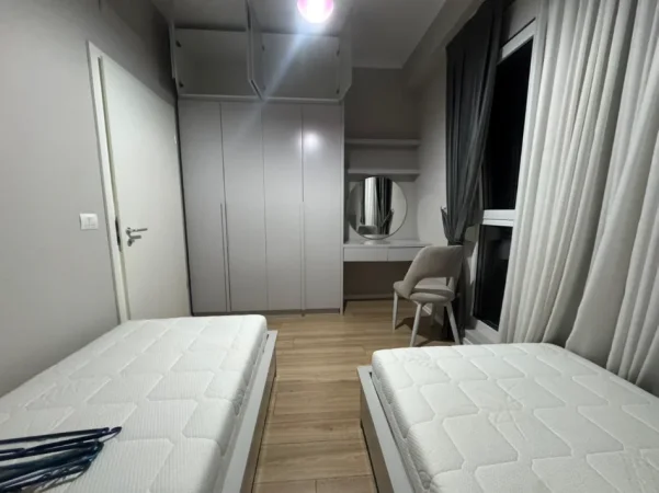 Tirane, jepet me qera apartament 2+1+2  Kati 5, 90 m² 800 € (Jordan Misja)