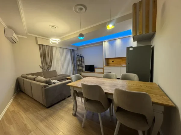 Tirane, jepet me qera apartament 2+1+2  Kati 5, 90 m² 800 € (Jordan Misja)