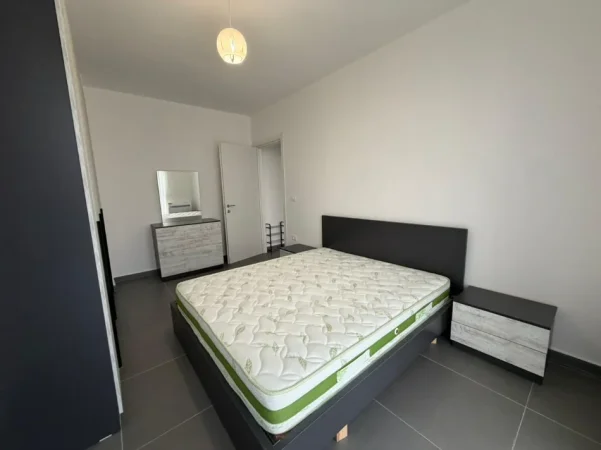 Tirane, jepet me qera apartament 2+1 Kati 2, (5 MAJI)