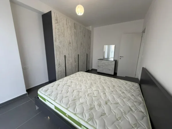 Tirane, jepet me qera apartament 2+1 Kati 2, (5 MAJI)