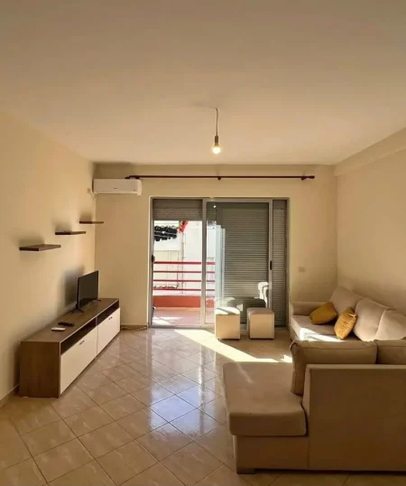 Tirane, jepet me qera apartament 1+1 , 80 m² 450 € 