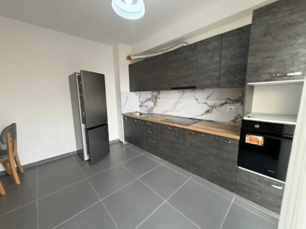 Tirane, jepet me qera apartament 2+1 Kati 2, (5 MAJI)