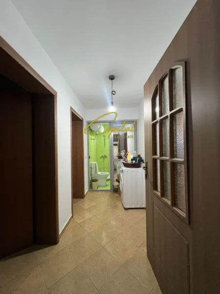 Tirane, jepet me qera apartament 2+1 Kati 1, 100 m² 550 € (BRRYLI)