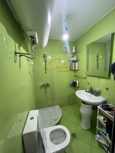 Tirane, jepet me qera apartament 2+1 Kati 1, 100 m² 550 € (BRRYLI)