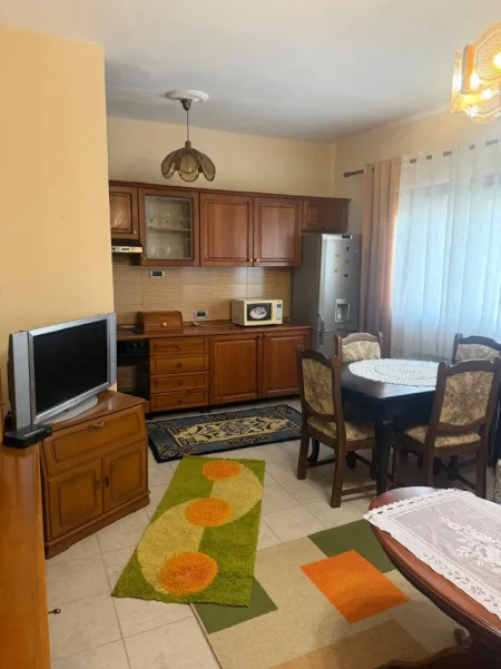 Tirane, jepet me qera apartament 2+1 Kati 3, Tufine