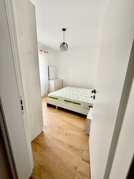 Tirane, jepet me qera apartament 1+1 Kati 2, 60 m² 500 € (Rruga Bardhyl)