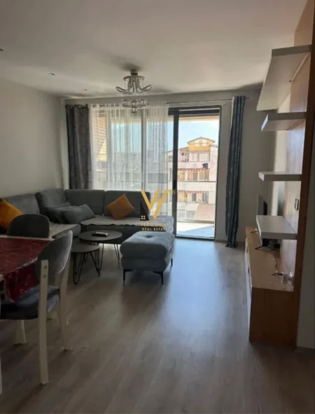 Tirane, jepet me qera apartament 1+1+Ballkon Kati 5, 67 m² 600 € (DON BOSKO)