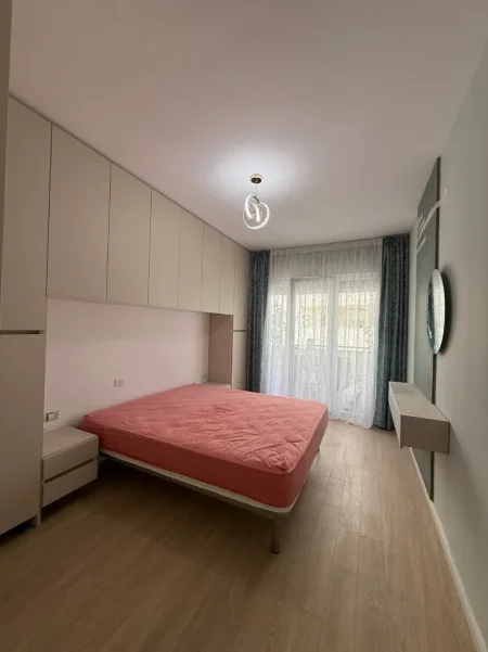 Tirane, jepet me qera apartament 1+1 Kati 3, 70 m² 600 € (Kompleksi Kontakt ,Ish Parku)
