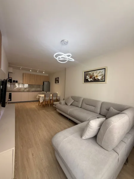 Tirane, jepet me qera apartament 1+1 Kati 3, 70 m² 600 € (Kompleksi Kontakt ,Ish Parku)
