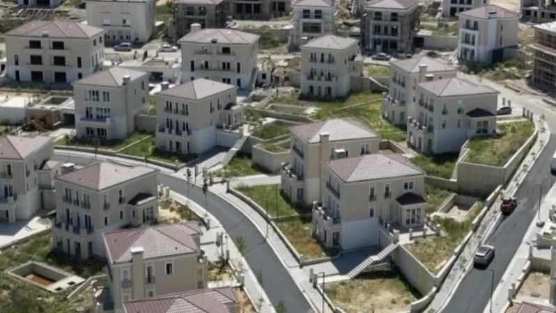 Tirane, shitet toke , 5.500 m² 1.155.000 € (Lunder)