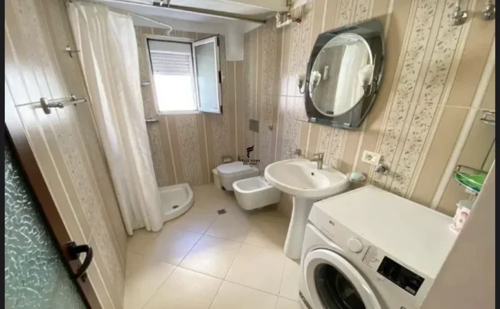 Tirane, jepet me qera apartament 1+1 Kati 4, 65 m² 550 € (MINE PEZA)