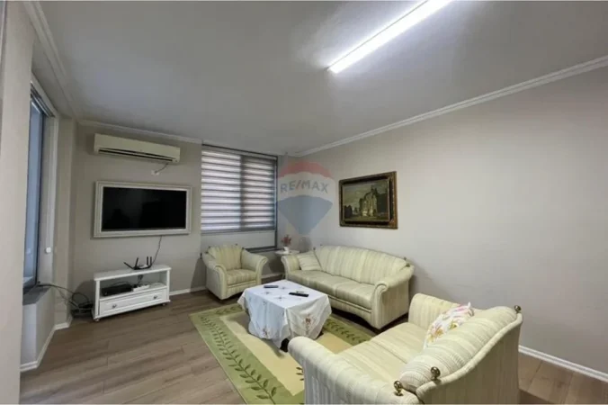 Tirane, jepet me qera apartament 2+1 Kati 2, 108 €