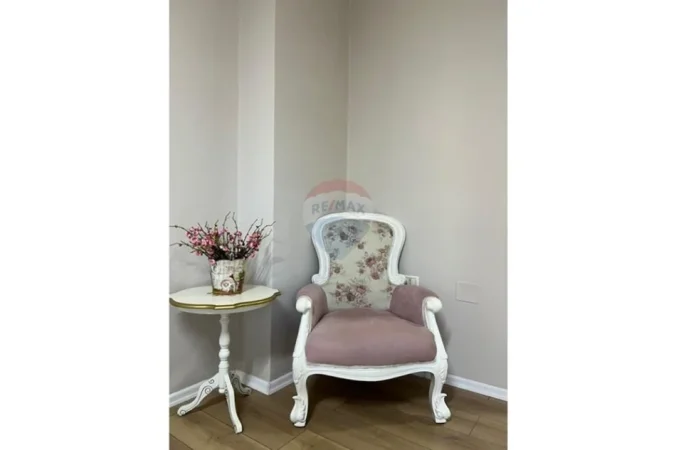 Tirane, jepet me qera apartament 2+1 Kati 2, 108 €