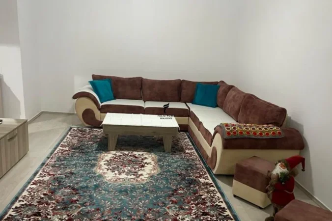 Tirane, jepet me qera apartament 1+1 Kati 3, 75 m² 500 € (VASIL SHANTO)