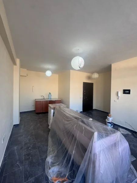 Tirane, shitet garsonier 1+1+Aneks+Ballkon Kati 9, 49 m² 73.000 € (pallatet cabej)