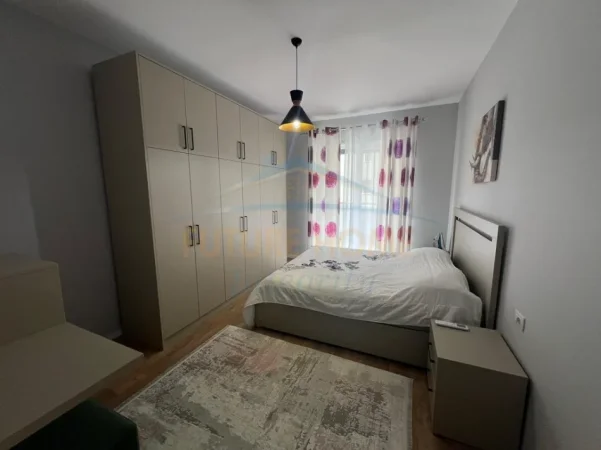 Tirane, jepet me qera apartament 1+1+Ballkon Kati 6, 82 m² 680 € (Kompleksi E-88 Laprake)