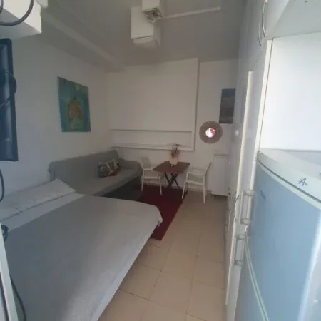 Tirane, jepet me qera apartament 1+1+Aneks+Ballkon Kati 2, 40 m² 300 € (fresku)