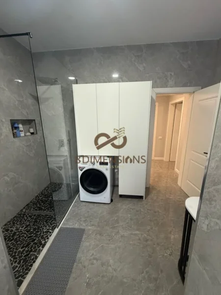 Tirane, jepet me qera apartament 2+1+Ballkon Kati 4, 120 m² 700 € (teg)