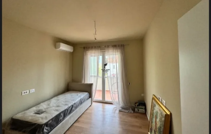Tirane, jepet me qera apartament 2+1 Kati 2, 100 m² 1.100 € (RRUGA E DURRESIT)