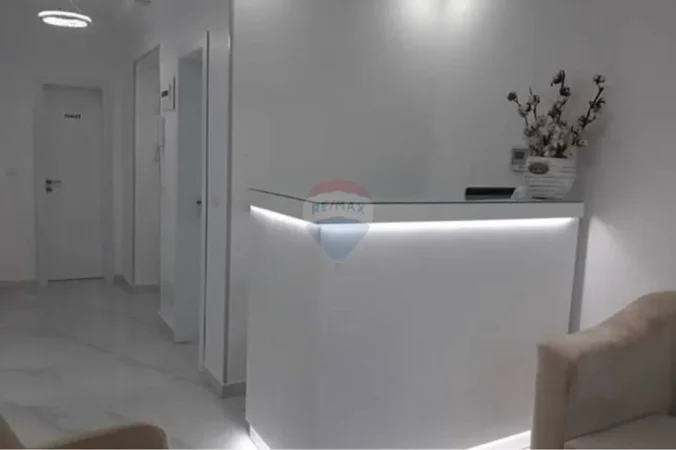 Tirane, jepet me qera ambjent biznesi Kati 1, 55 m² 500 € 
