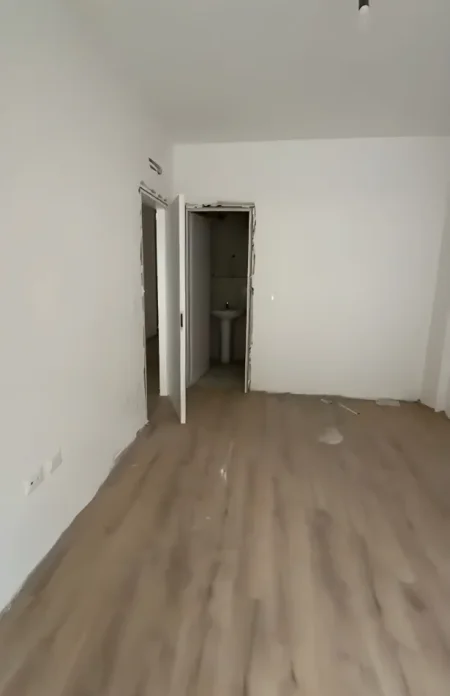 Shqiperi, shes apartament 2+1+Ballkon Kati 5, 119 m² (Kompleksi Aura, Rruga "Dritan Hoxha")
