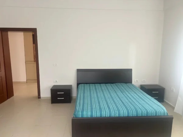 Tirane, jepet me qera nga Pronari, pa-komision apartament 2+1 Kati 0, 115 m² 450 € (Bajram Allaraj)