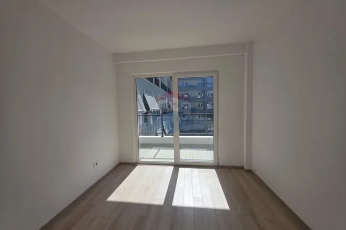 Tirane, jepet me qera apartament 2+1+Ballkon , 112 m² 320 € 