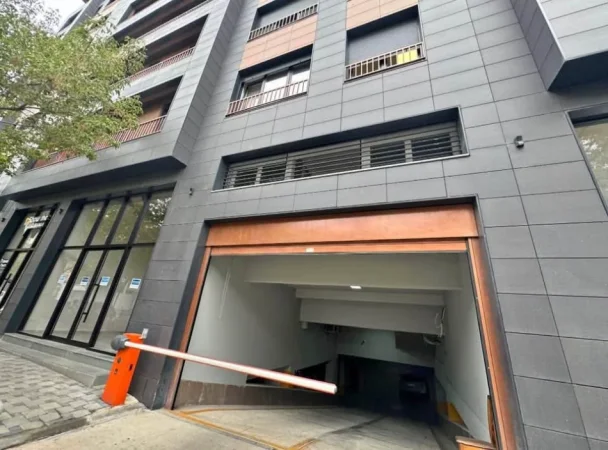 Tirane, shitet nga Pronari, pa-komision garazh | post parkimi Kati -1, 21 m² 37.000 € (Pazari i Ri)