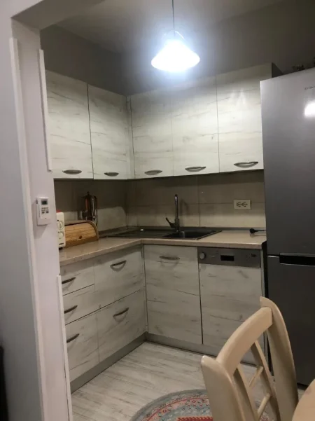 Tirane, jepet me qera apartament 1+1 Kati 5, 70 m² 450 € (Kushtrimi i Lirise ne Ali Dem)
