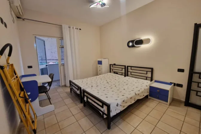 Tirane, jepet me qera apartament 2+1 Kati 4, 75 m² 530 € (rruga e kavajes)