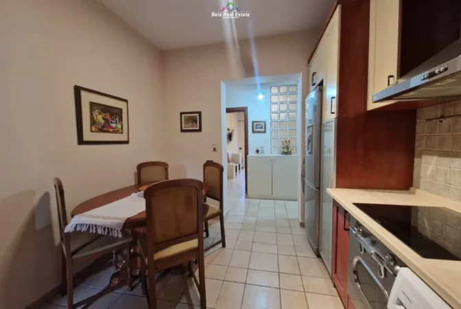 Tirane, jepet me qera apartament 2+1 Kati 4, 75 m² 530 € (rruga e kavajes)