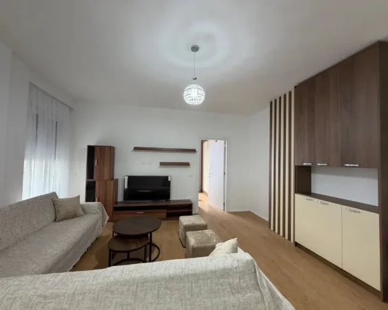 Tirane, jepet me qera apartament 1+1+Aneks+Ballkon Kati 7, 65 m² 600 € (rruga don bosko)