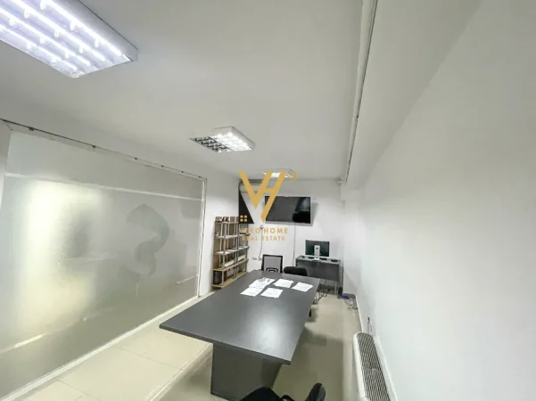 Tirane, jepet me qera zyre Kati 5, 300 m² 2.800 € (KOMPLEKSI HALILI, SELVIA)