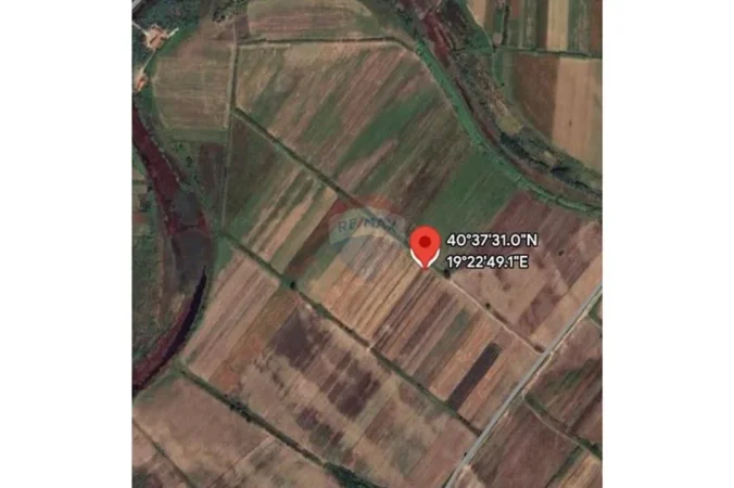 Vlore, shitet toke bujqesore , 2.400 m² (Poro, Vlore)