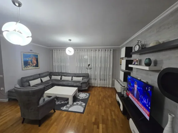 Tirane, shitet apartament 3+1 Kati 7, 140 m² 350.000 € (21 DHJETORI)