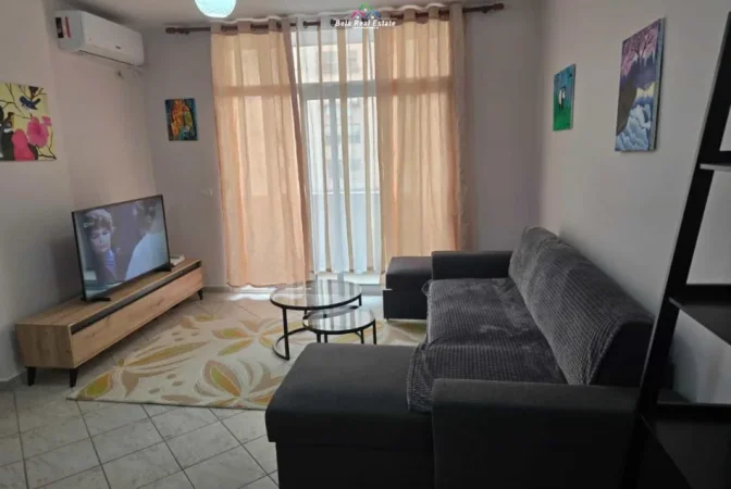 Tirane, jepet me qera apartament 1+1+Ballkon Kati 3, 65 m² 580 € (medar shtylla)