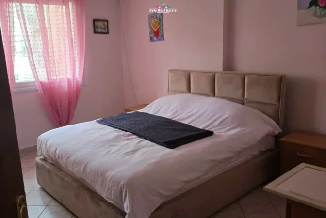 Tirane, jepet me qera apartament 1+1+Ballkon Kati 3, 65 m² 580 € (medar shtylla)