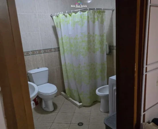 Tirane, jepet me qera apartament 1+1+Ballkon Kati 3, 65 m² 580 € (medar shtylla)