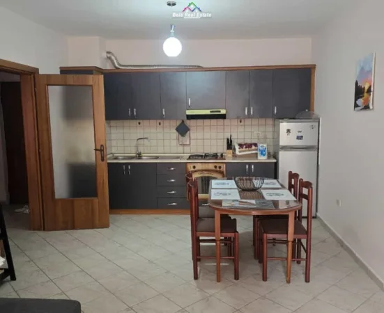 Tirane, jepet me qera apartament 1+1+Ballkon Kati 3, 65 m² 580 € (medar shtylla)