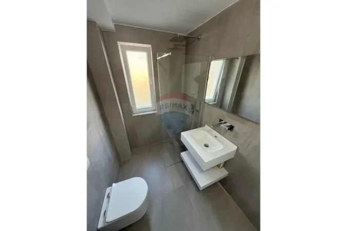 Tirane, shitet apartament 1+1 Kati 4, 53 m² 149.000 € (Selvia)