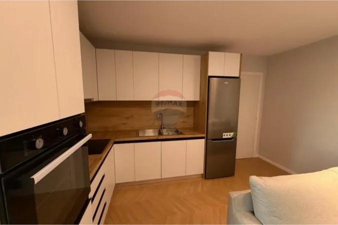 Tirane, shitet apartament 1+1 Kati 4, 53 m² 149.000 € (Selvia)