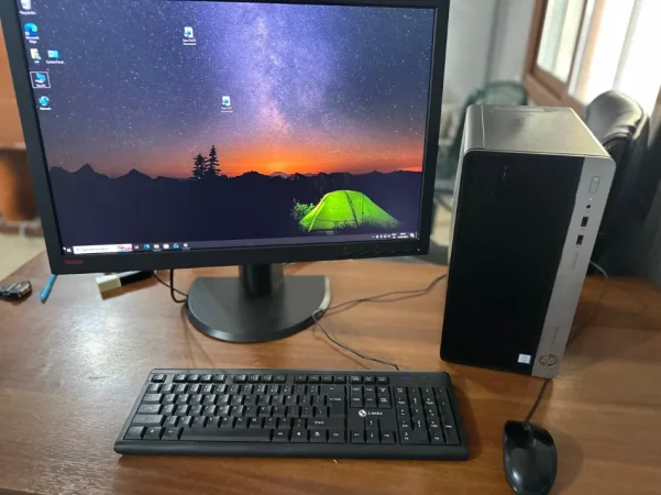 Tiranë – Shitet Kompjuter + Monitor HP (Gjendje shumë e mirë)