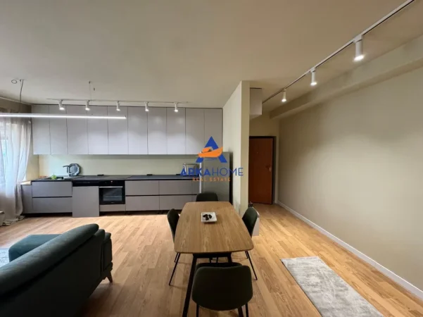Tirane, jepet me qera apartament 2+1+Ballkon Kati 2, 100 m² 1.049 € 